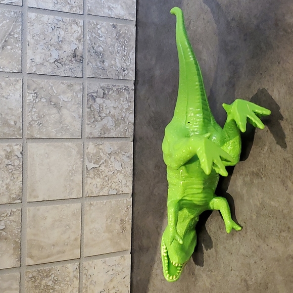 Dinosaur Toy Figure - Picture 4 of 5